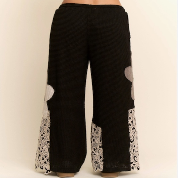 NEW Davi & Dani Waffle Knit Wide Leg Pants with Flower Patch & Lace Size L,M & S - Picture 4 of 8